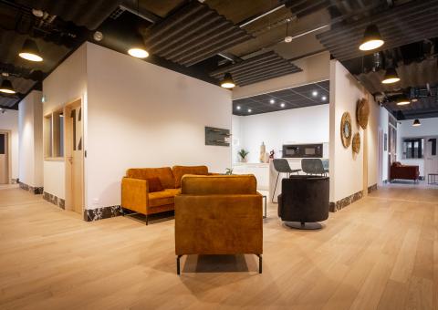 Bureaux à louer au Péristyle